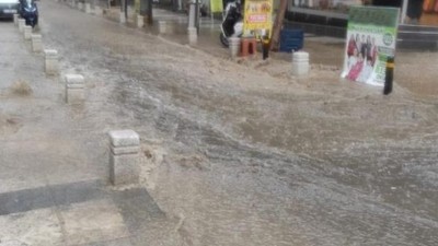 Bandırma'da 15 Dakikada Yollar Göl Oldu!