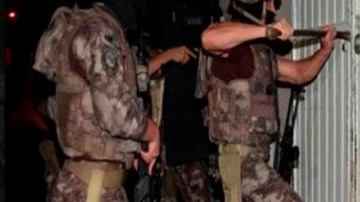 Baskın Yaptıkları Evde Kök Kök Kenevir Çıktı!