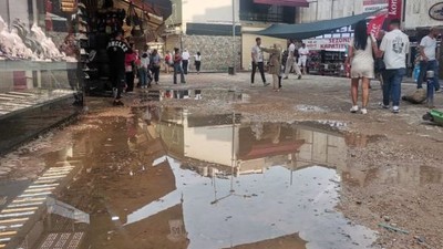 İzmir’i sağanak vurdu