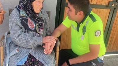 Trafikçilerden Yaşlılara Vefa