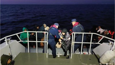 Ayvalık Açıklarında 49 Düzensiz Göçmen Kurtarıldı