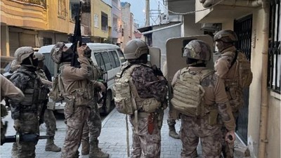 Balıkesir Emniyet Ekiplerinden 25 Adrese Eş Zamanlı Operasyon