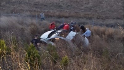 Balıkesir Otoban Yolunda Otomobil Şarampole Devrildi