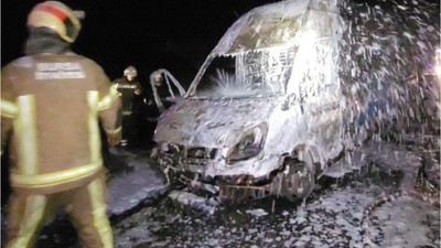 Son Dakika! Balıkesir Yolunda Kargo Aracı Küle Döndü