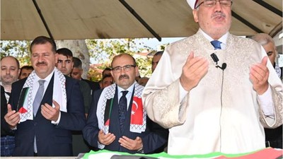 Balıkesir’de Cami Cemaati Filistinliler İçin Dua Etti