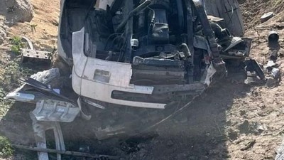 Korkunç Kaza: Kamyon Şarampole Uçtu !