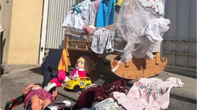 Ankara'da İsrail Büyükelçiliği Önüne Oyuncaklar Bırakıldı