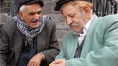 Emeklilikte Yaş Değişiyor mu? TBMM'de Yeni Gündem!