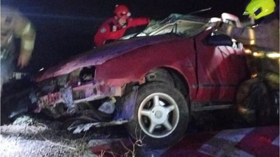 Son Dakika! Bandırma'da Kontrolden Çıkan araç Yol Kenarına Fırladı!