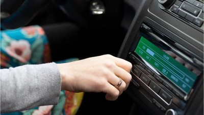 Balıkesir’in En İşlek Caddesinde, Müziği Son Ses Açınca Olan Oldu!