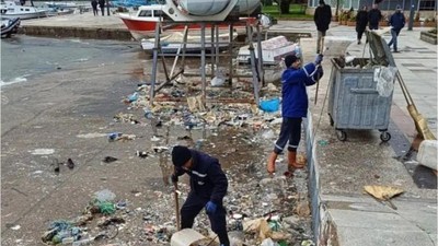 Bandırma'da Sular Çekildi Çöpler Çıktı