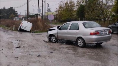 Dönüş Yapmak İsterken Kaza Yaptı