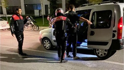 Emniyet Mahalle Denetimlerinde 10 Aranan Şahsı Yakaladı!