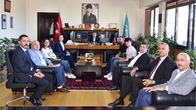 Rektör Oğurlu Filistinli Öğrencilerle Bir Araya Geldi