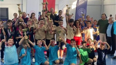 Genç Sporcular Balıkesir'de Kıyasıya Yarıştı