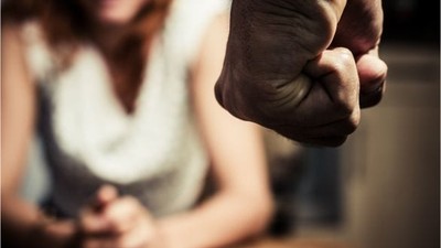 Konuşalım Diye İkna Etti: Kız Arkadaşını Sırtından Bıçakladı!