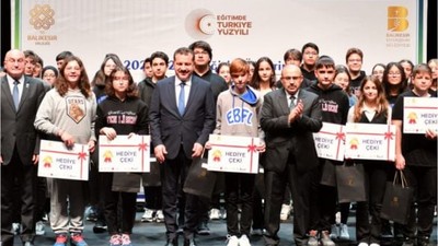 Balıkesir’de 66 Öğrencinin Başarısı İçin Özel Tören