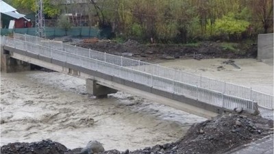 Bingöl’de Yağış nedeni ile yaya köprüsü geçici olarak kapatıldı