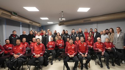 Beşiktaş Başkanı Çebi'den sporculara veda ziyareti