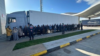 36 kaçak göçmen kendilerini ihbar etti.