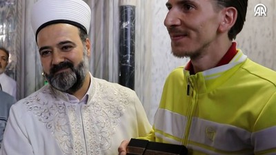 Gezmeye Gelen Sırp Turist Müslüman Oldu..