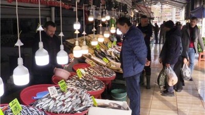 Bandırma'da Balık Tezgahları Bolluk İçinde