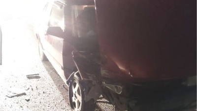 Burhaniye'de 4 Aracın Karıştığı Trafik Kazası Meydana Geldi