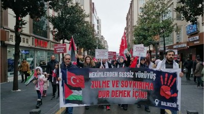 Doktorlar Filistin İçin Sessiz Yürüyüş Gerçekleştirdi