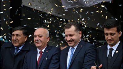 Dursunbey'de Kapalı Pazar Yeri Açıldı