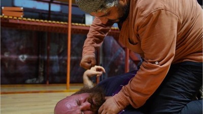 Elini Kırdı Oyunu Bırakmadı