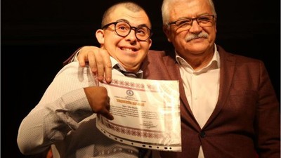 Engelliler Günü'nde Anlamlı Tiyatro Gösterisi