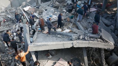Gazze'de "İnsani Ara" Bitti: İsrail Saldırılarını Sürdürüyor
