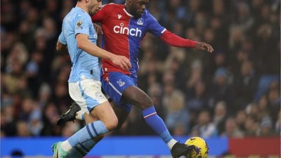 Manchester City son dakikada 2 puan bıraktı