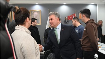 Milletvekili Canbey AK Parti Karesi İlçe Başkanlığı'nda