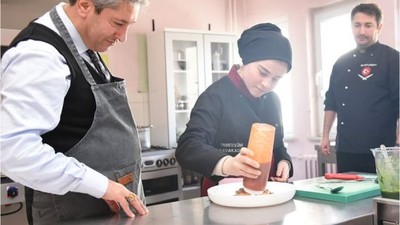 Müdür Tatlı Öğrencilerle Birlikte Mutfakta