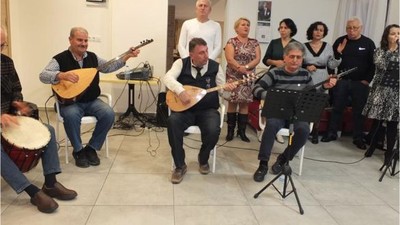 Balıkesir Amatörler Korosu'ndan Yaşlılara Geste