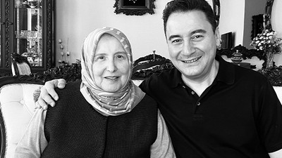Ali Babacan'ın Annesi Vefat Etti