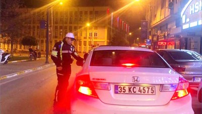 Balıkesir'de yüksek sesle müzik çalan 72 araca ceza yağdı