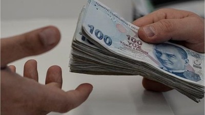 Çalışan Emeklilere 5 Bin Lira Ödemeleri Yattı