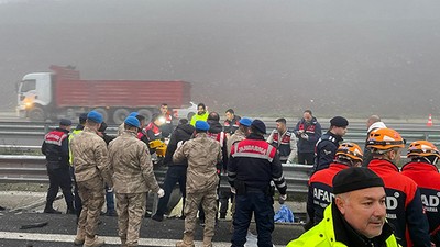Otobanda Feci Kaza 11 Ölü 57 Yaralı