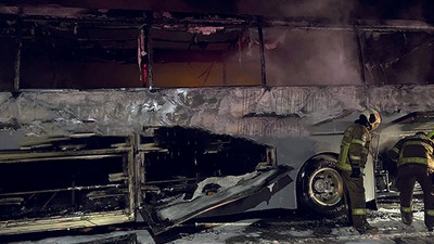Arızalanan Otobüs Bir Anda Alev Alev Yandı