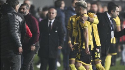 İstanbulspor Başkanı takımını sahadan çekti