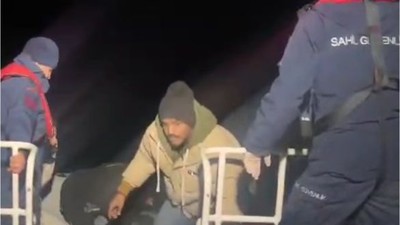Sahil Güvenlik 22 Göçmeni Kurtardı