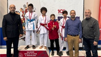 Genç Karateciler Balıkesir'de Yeteneklerini Sergiledi