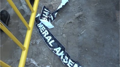 Şehit Cenazesinde CHP ve İYİ Parti Çelenkleri Parçalandı