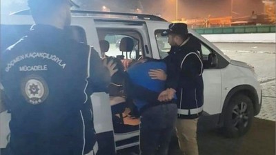 Balıkesir'de 11 Göçmen ve 2 Organizatör Gözaltında