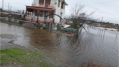 Balıkesir'de Yazlıklar Sular Altında Kaldı