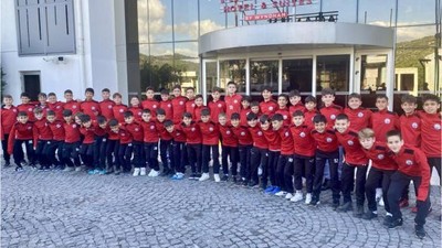 Burhaniye Belediyespor Gençleri Sömestr Cup'ta Parladı