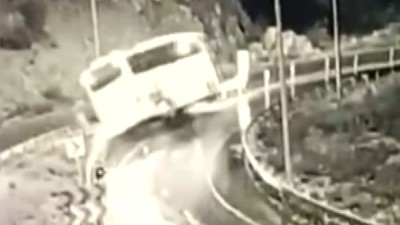 Devrilen Otobüsün Kaza Anı Kamerada