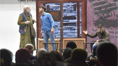 Dursunbey'de 'Gün Doğmadan' Tiyatro Oyunu Sahnelendi